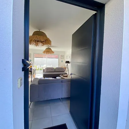 Grande Maison Moderne Avec Jardin 4