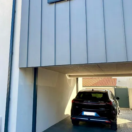 Grande Maison Moderne Avec Jardin 4 Villa *